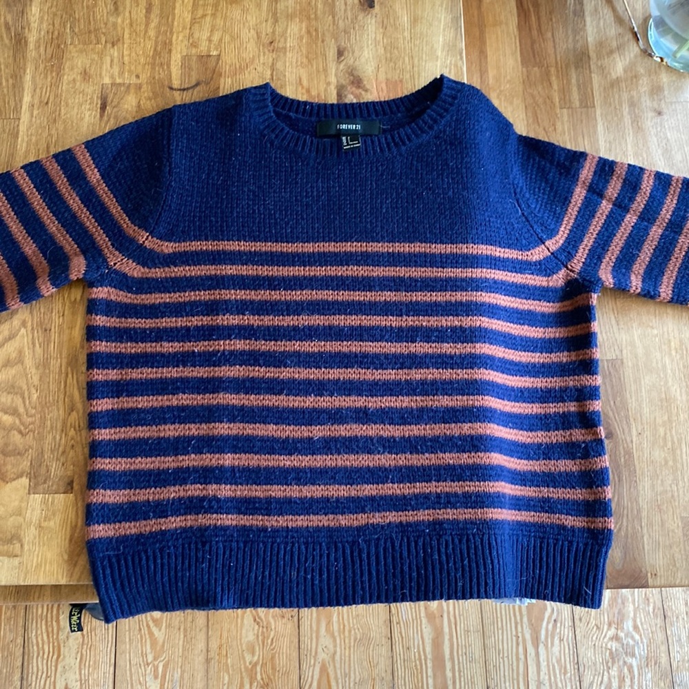 Forever 21 sweater size large
